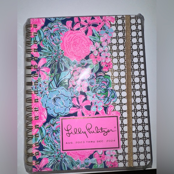 Lilly Pulitzer 2024 Planner - Picture 2 of 7